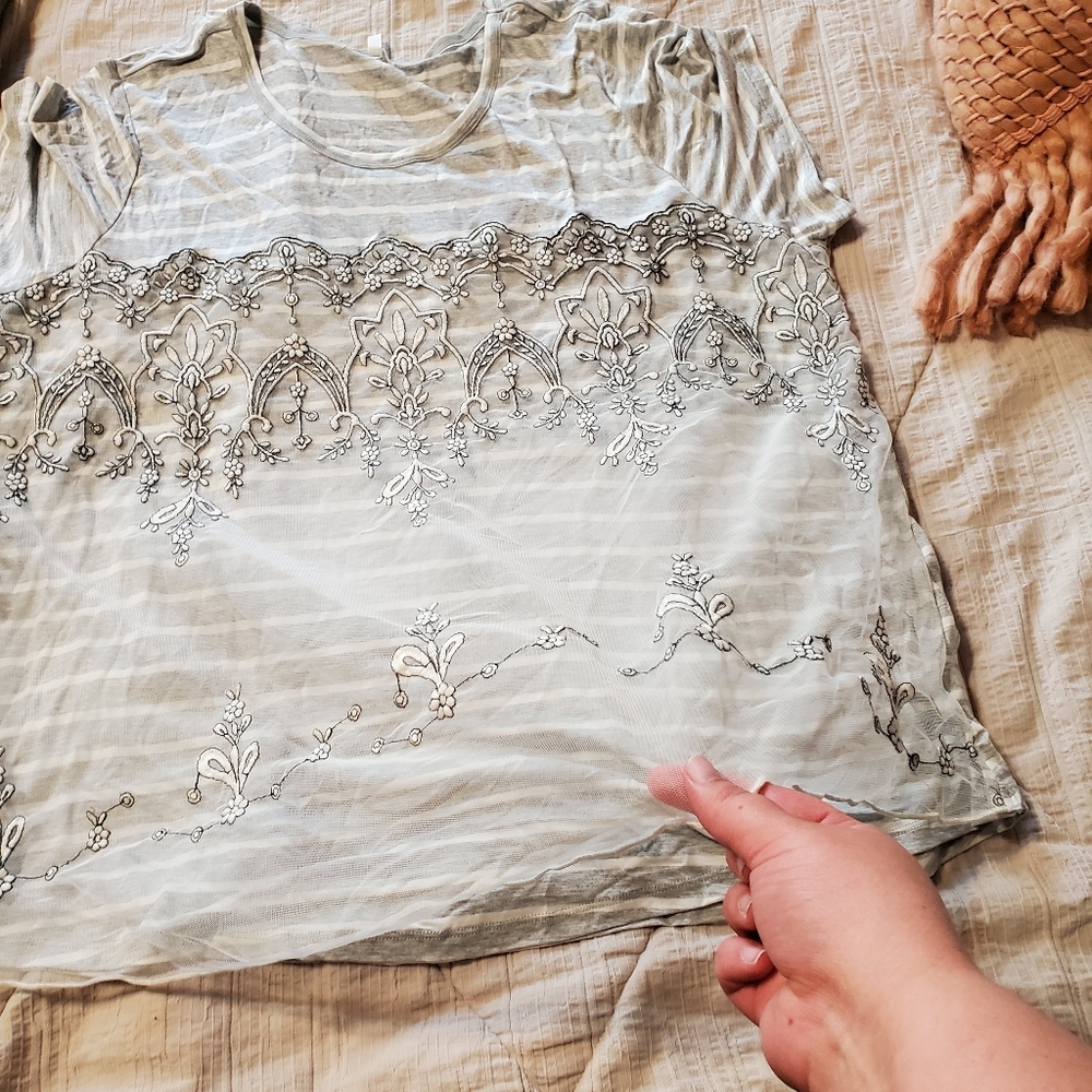 Maurices shirt - Picture 2 of 3